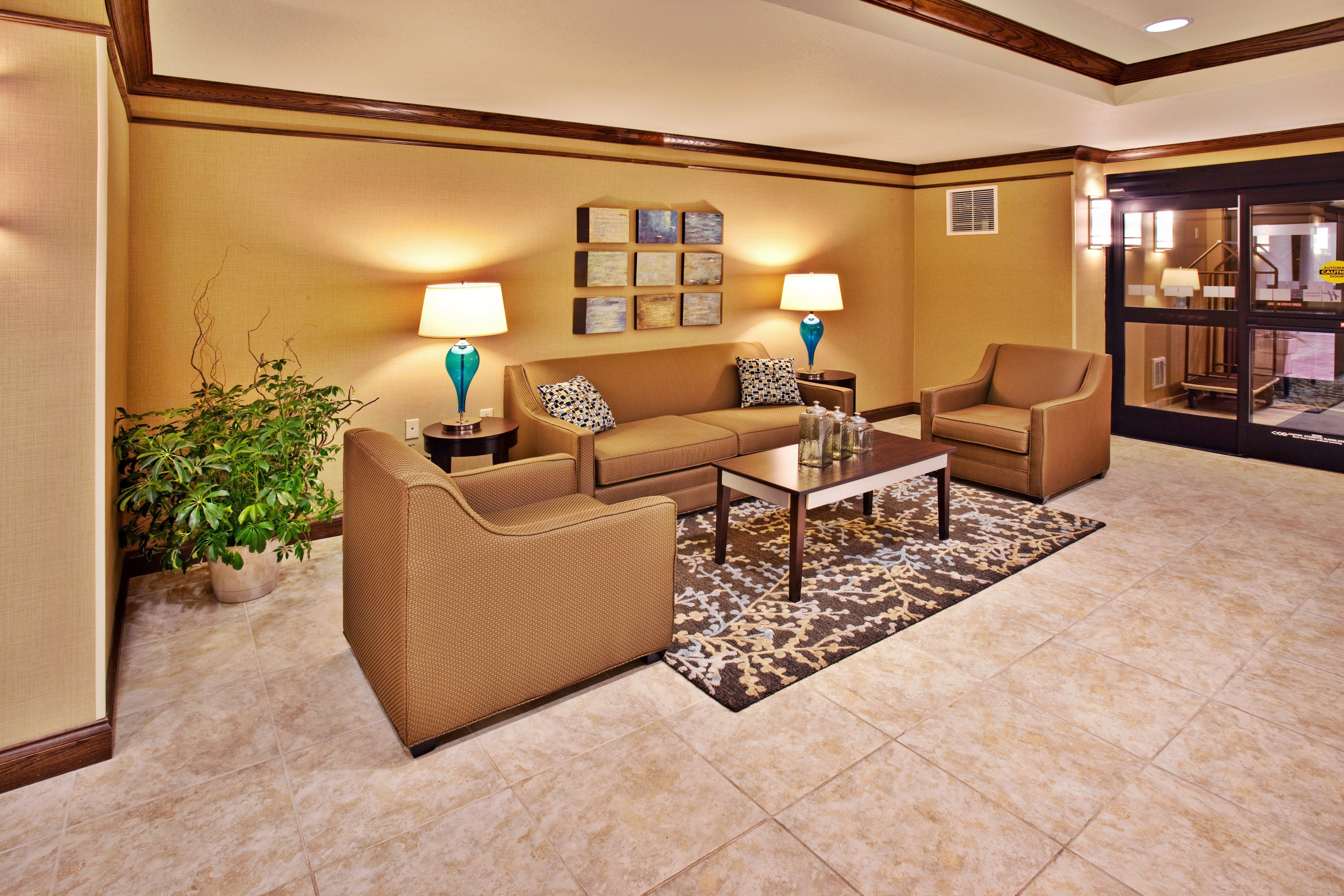 Holiday Inn Express Hotel & Suites - Dubuque West By Ihg Exterior photo